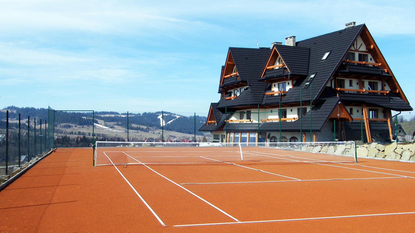 MONTENERO Hotel resort SPA aguas termales Montañas Tatra vacaciones en Polonia